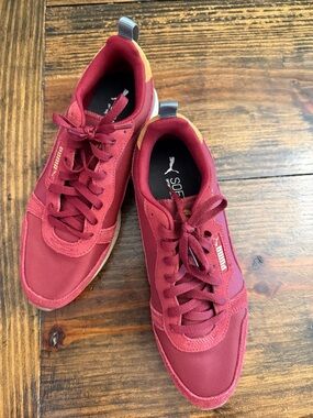 NWOT Men’s Puma Burgundy Low-Top Softfoam Sneakers (10)
